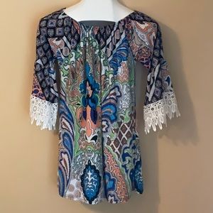 Win Win Size S/M Half Sleeve Lace Tunic